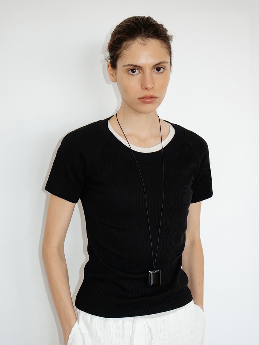 TIR U-NECK RIBBED TOP_BLACK — vue 1