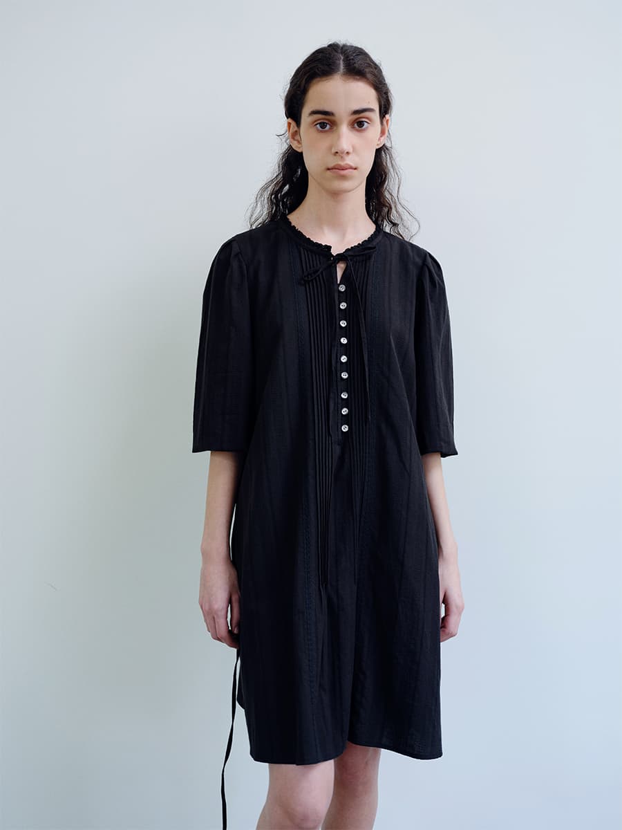 TIR PINTUCK LACE TIE DRESS_BLACK — vue 2