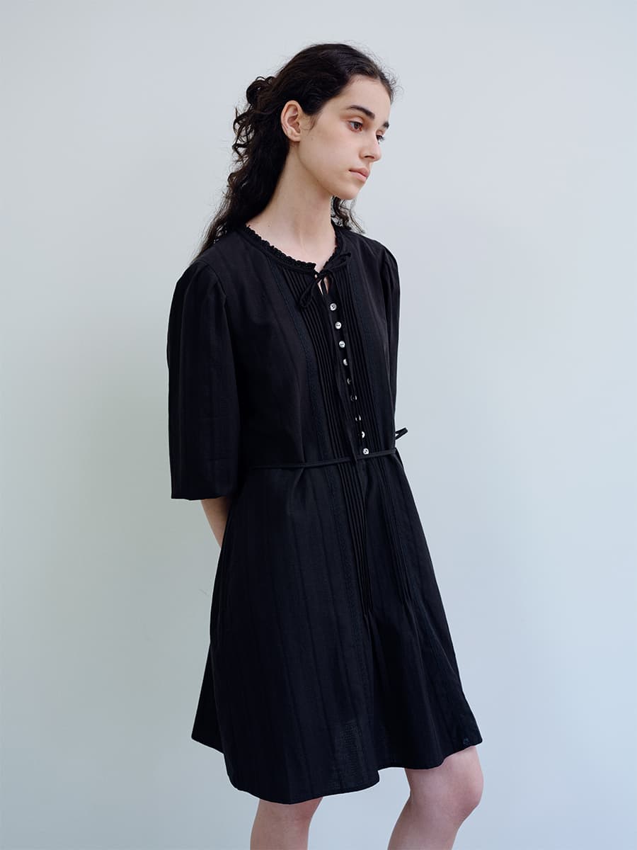 TIR PINTUCK LACE TIE DRESS_BLACK — vue 5