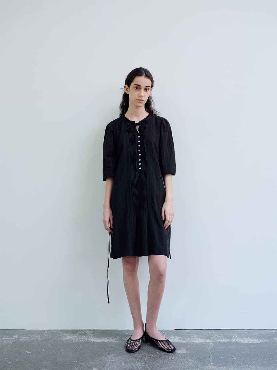 TIR PINTUCK LACE TIE DRESS_BLACK — vue 8