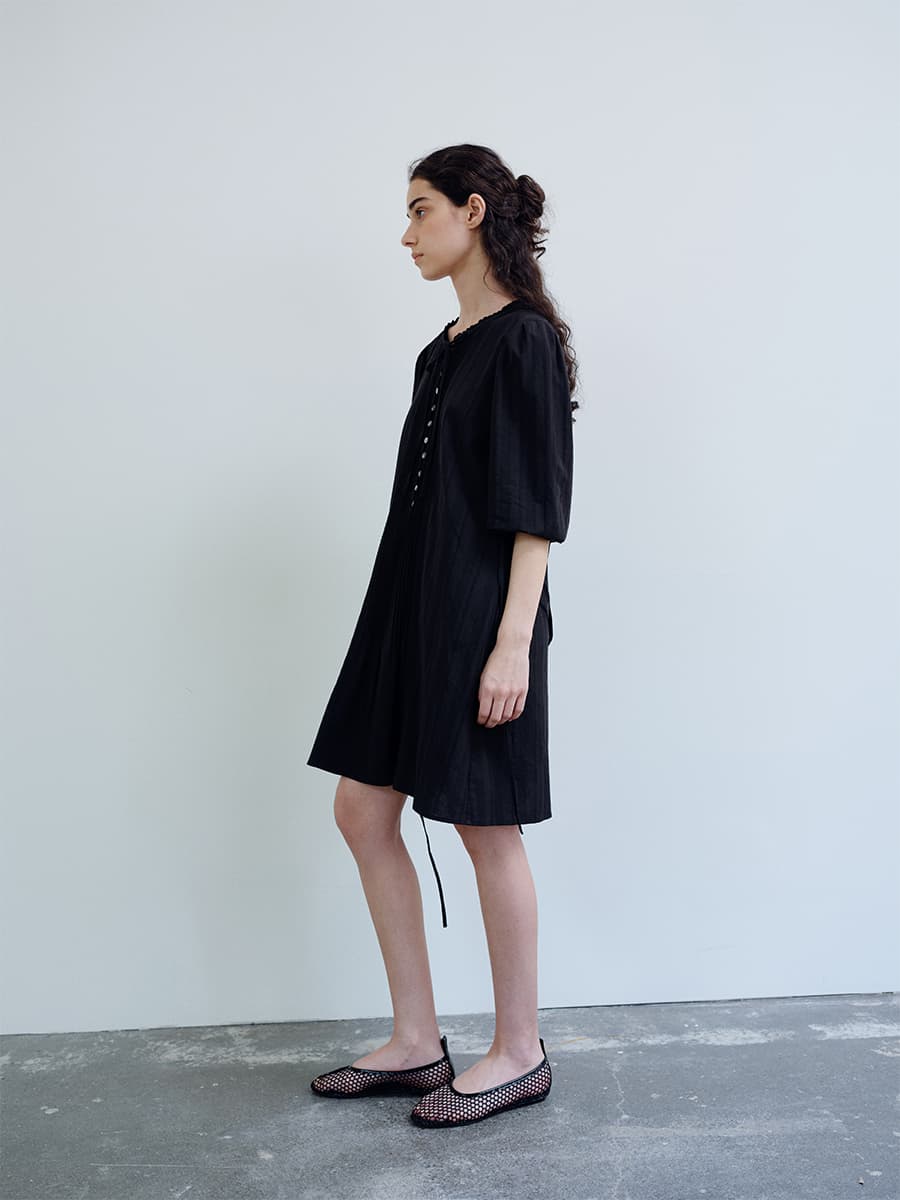 TIR PINTUCK LACE TIE DRESS_BLACK — vue 10