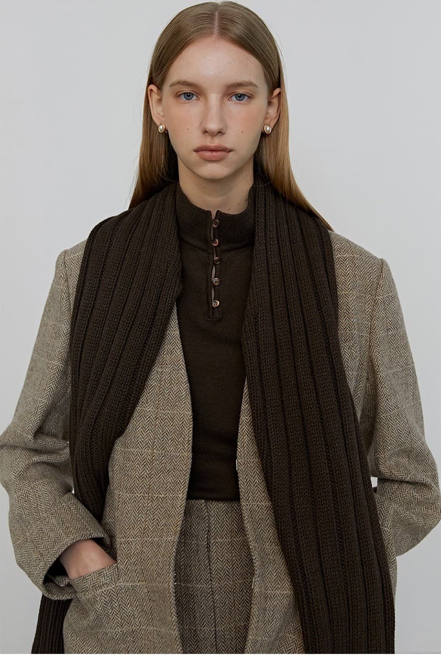Button Sleeveless Bolero Set (Brown) — vue 3
