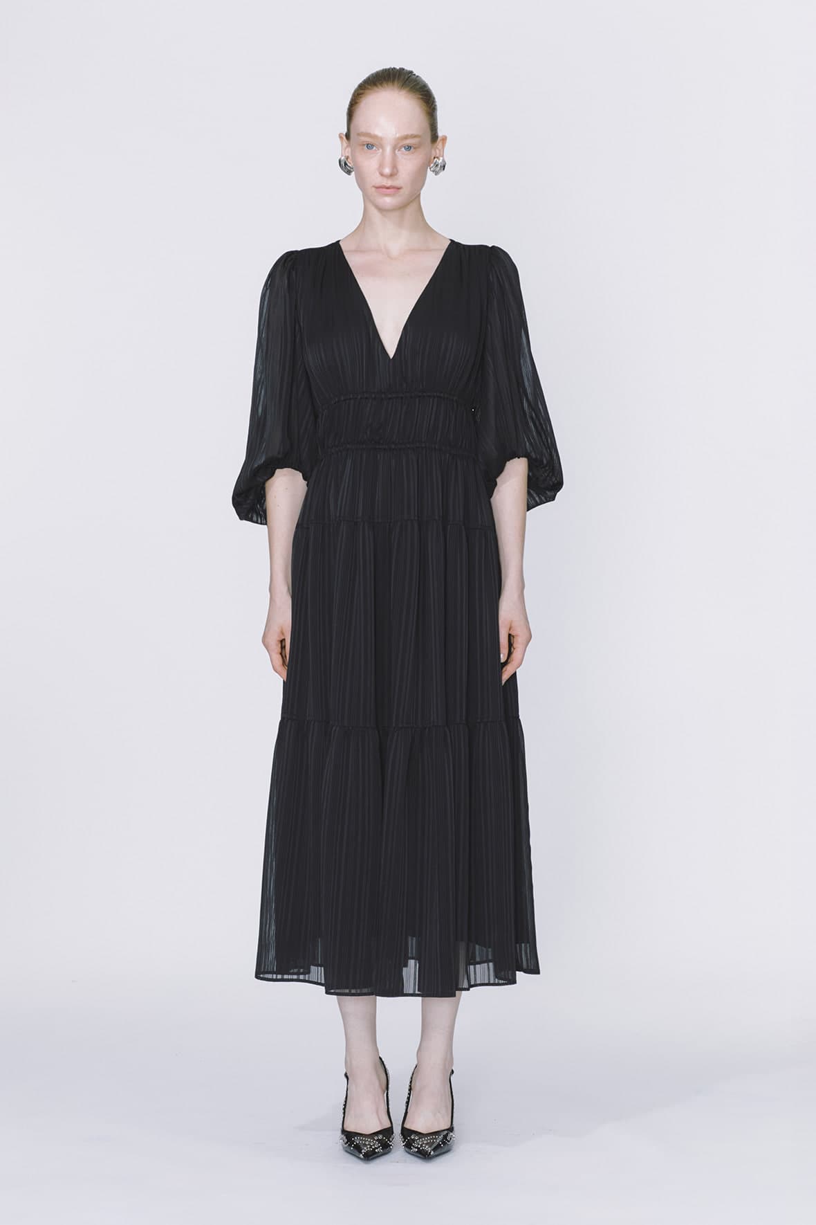 Striped Tiered V-Neck Maxi Dress — vue 1
