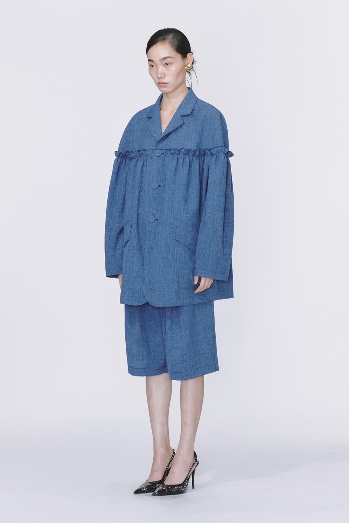 Oversized Half And Half Horizontal Ruffel 3-Button Blazer — vue 4