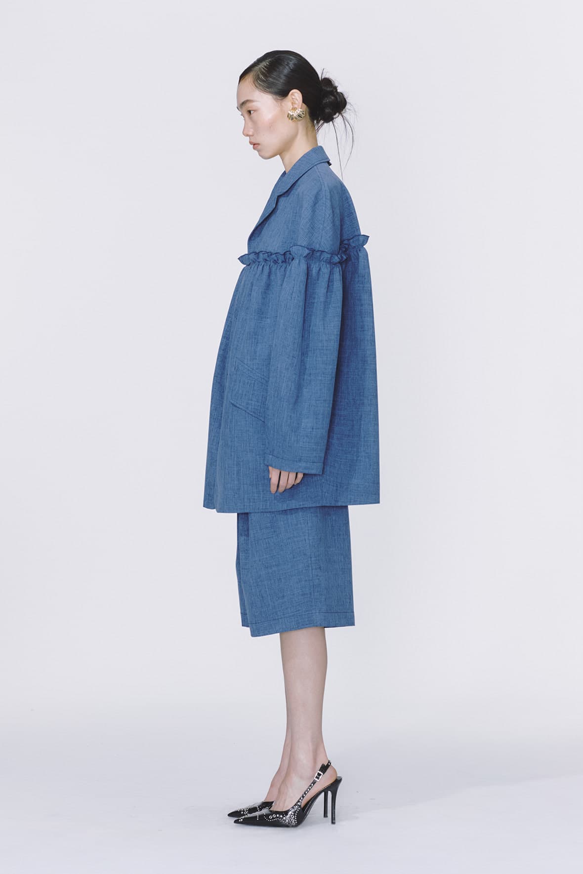 Oversized Half And Half Horizontal Ruffel 3-Button Blazer — vue 5