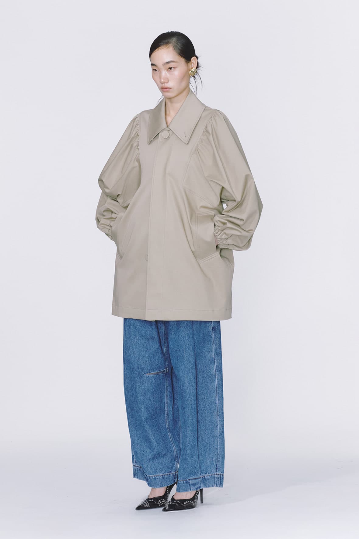 Shirred Square Armhole Hidden Button Mac Coat — vue 4