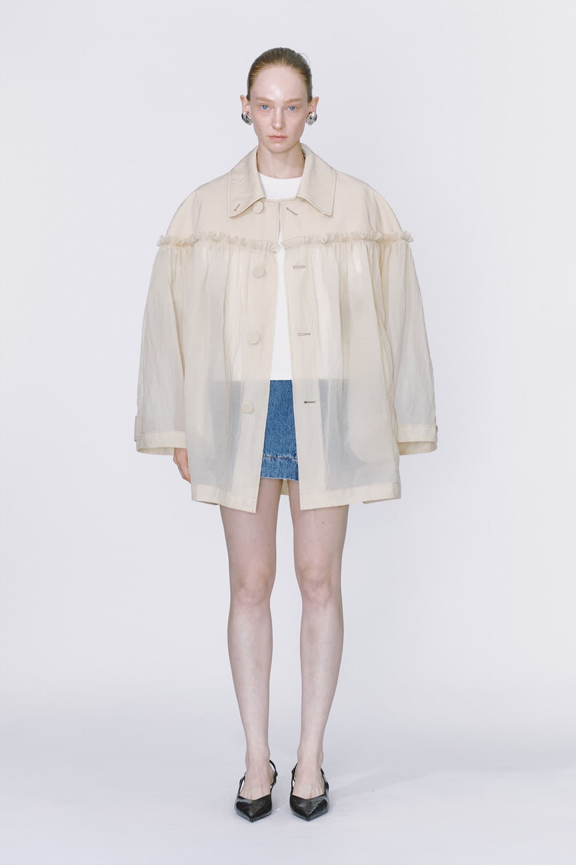 Half And Half Horizontal Ruffel Nylon Mac Coat — vue 3