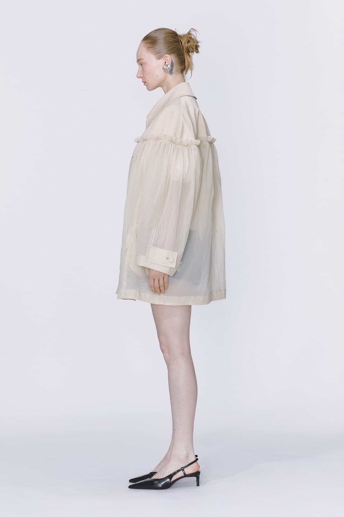 Half And Half Horizontal Ruffel Nylon Mac Coat — vue 5