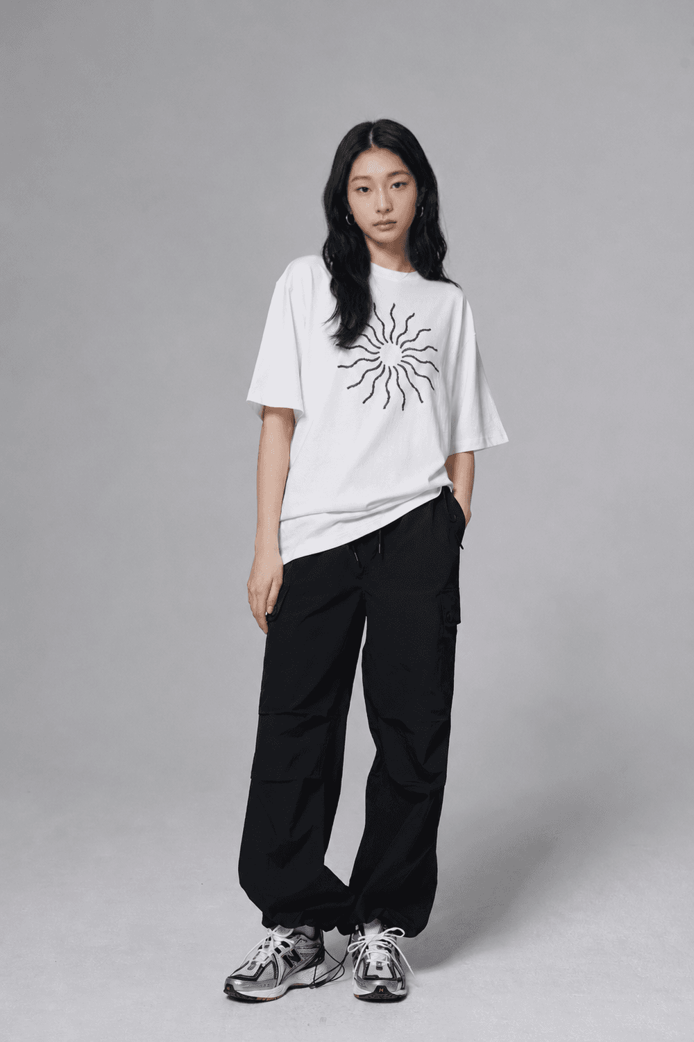 The sun volume embroidered T shirt - White — vue 7