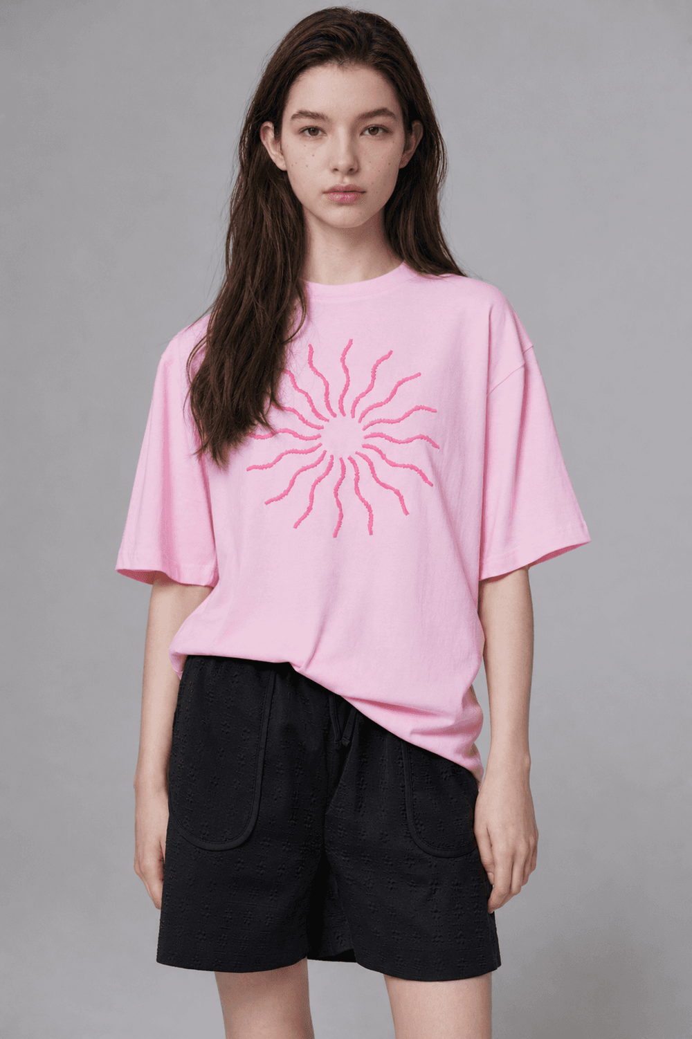 The sun volume embroidered T shirt - Pink — vue 3