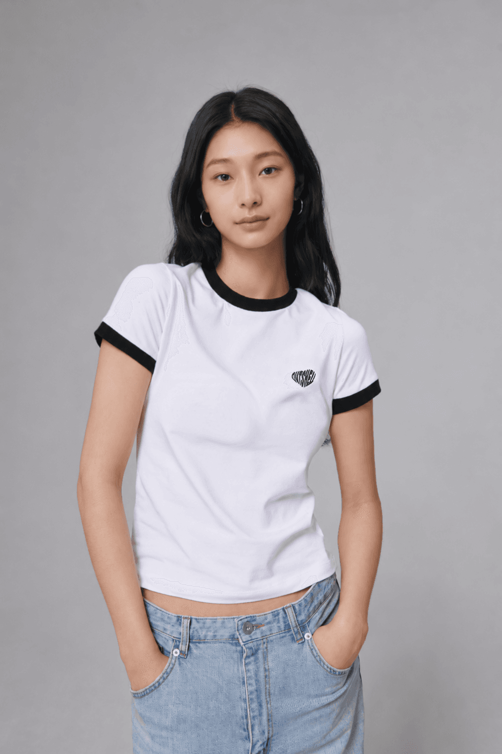 Heart ringer T shirt - White/Black — vue 3