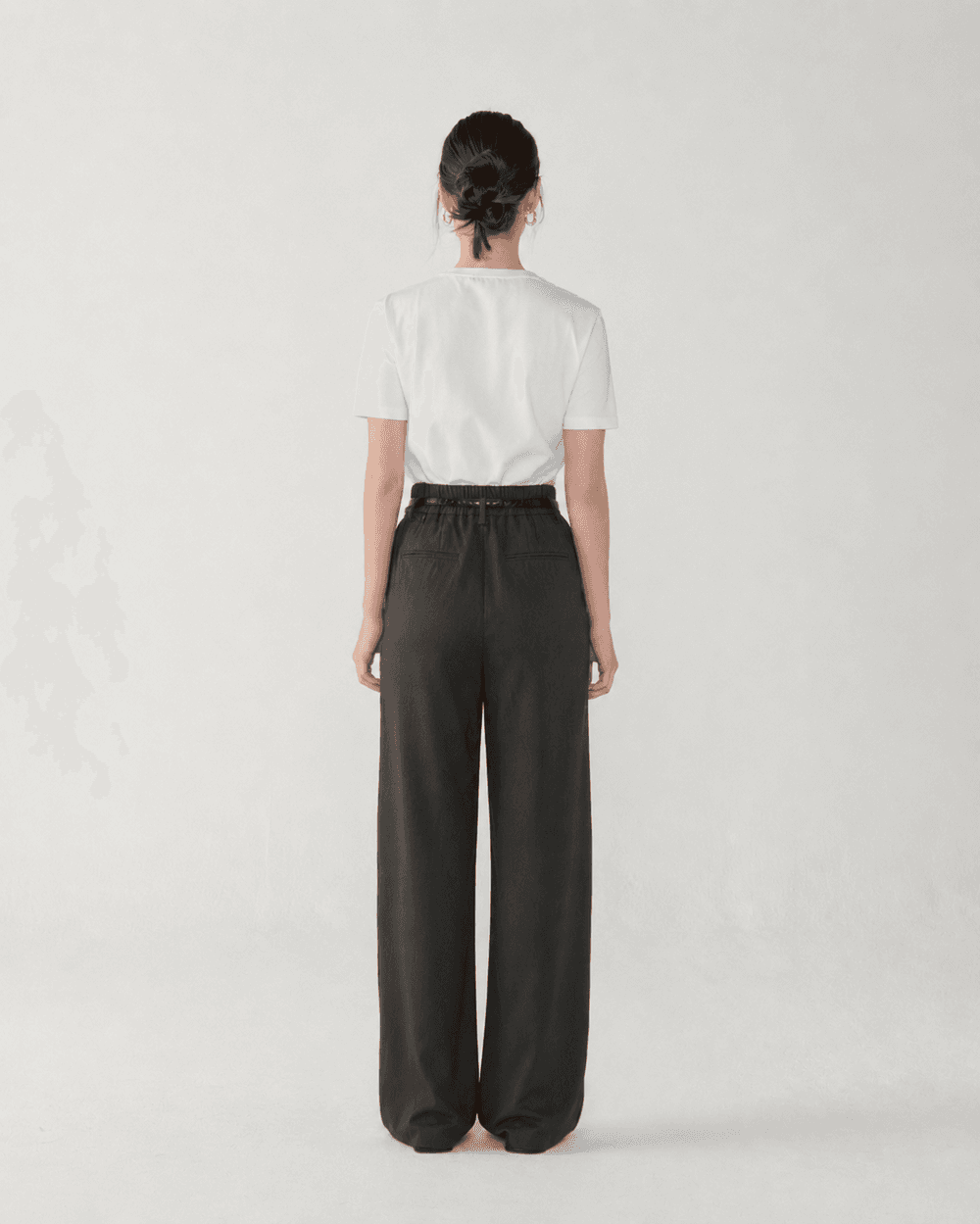Wrinkle crepe wide banding pants - Dark warm gray — vue 7