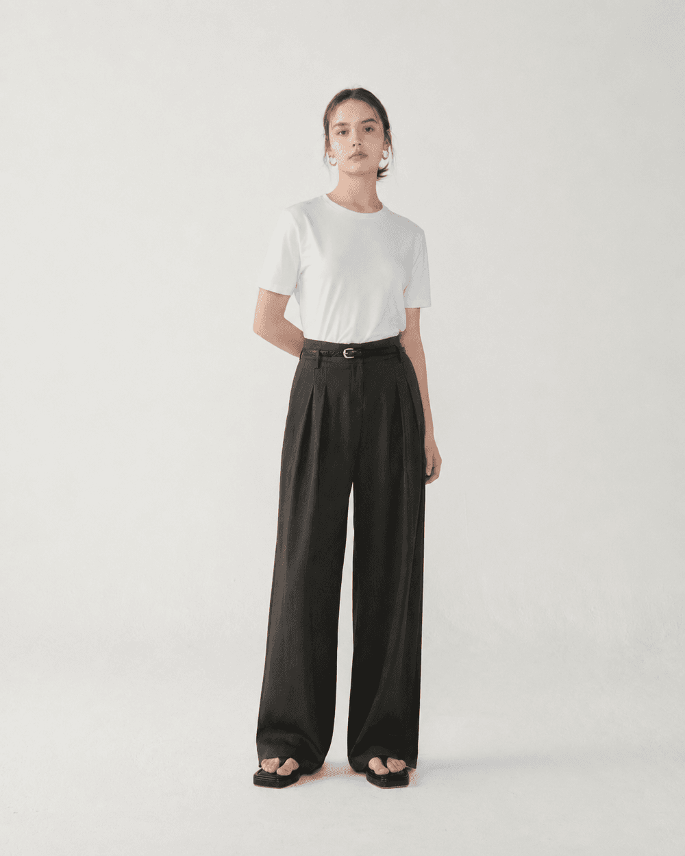 Wrinkle crepe wide banding pants - Dark warm gray — vue 8