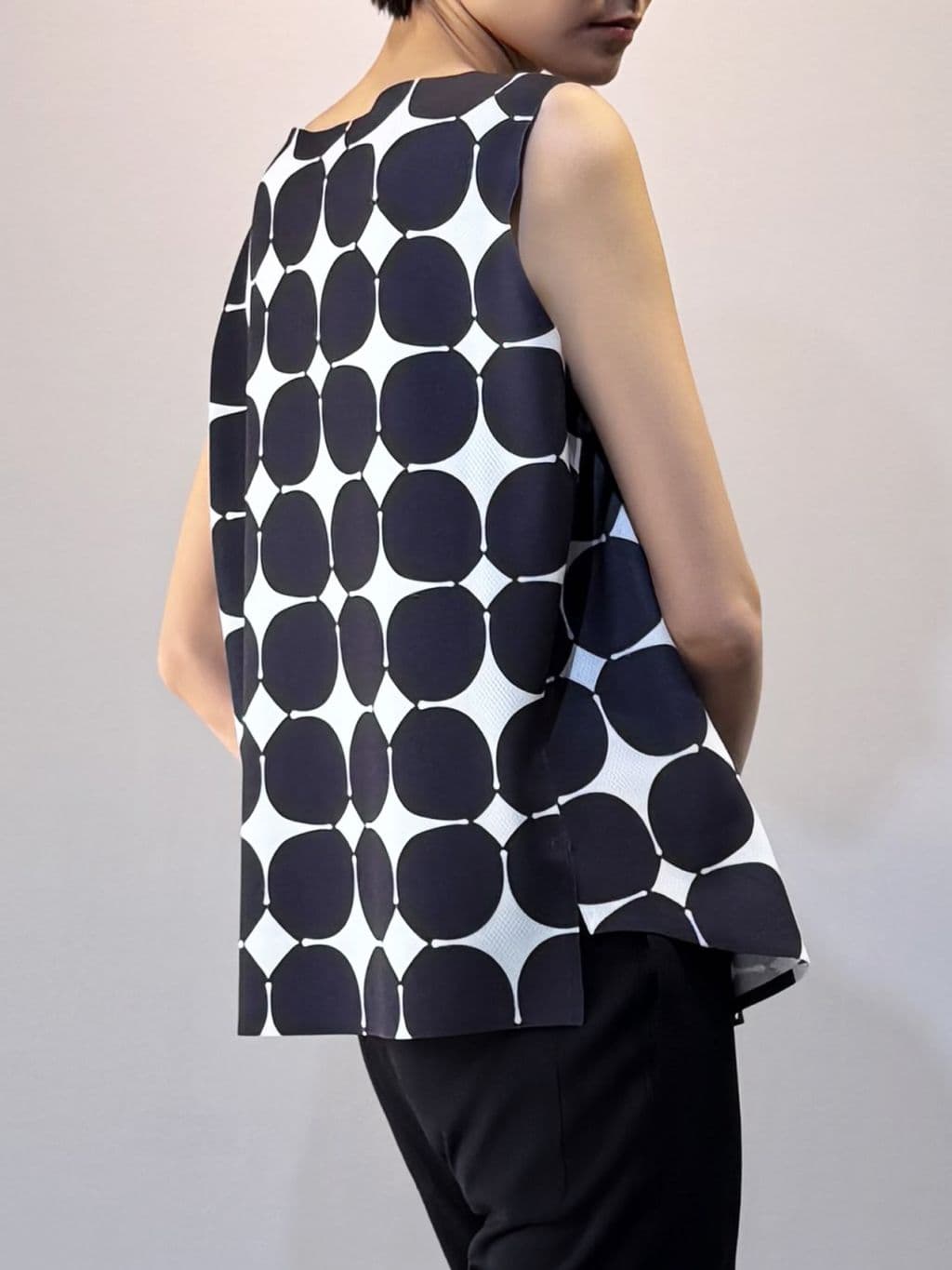 Moon Jar Modern Dot Sleeveless Top (Navy) — vue 2