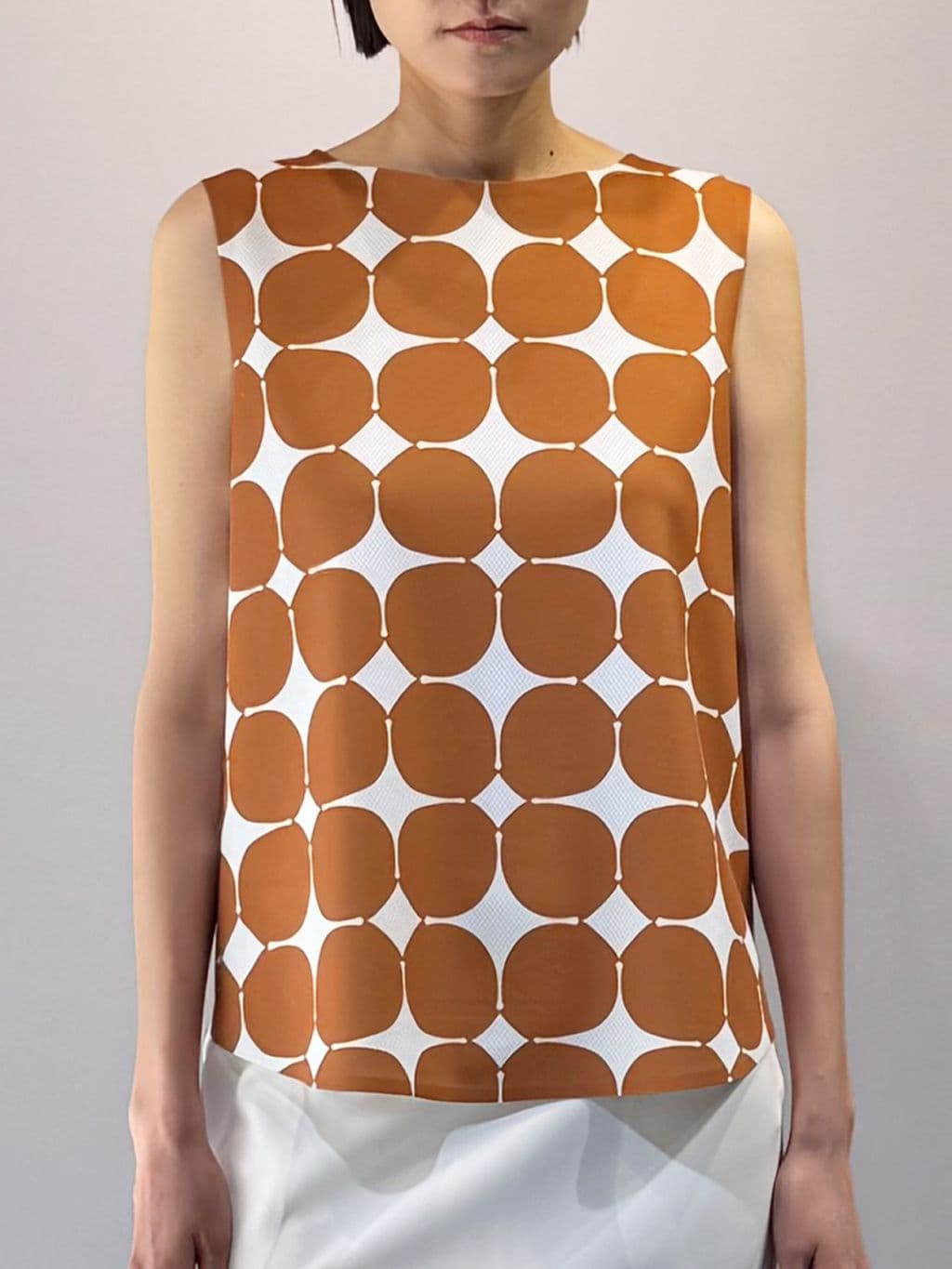 Moon Jar Modern Dot Sleeveless Top (Brown) — vue 2