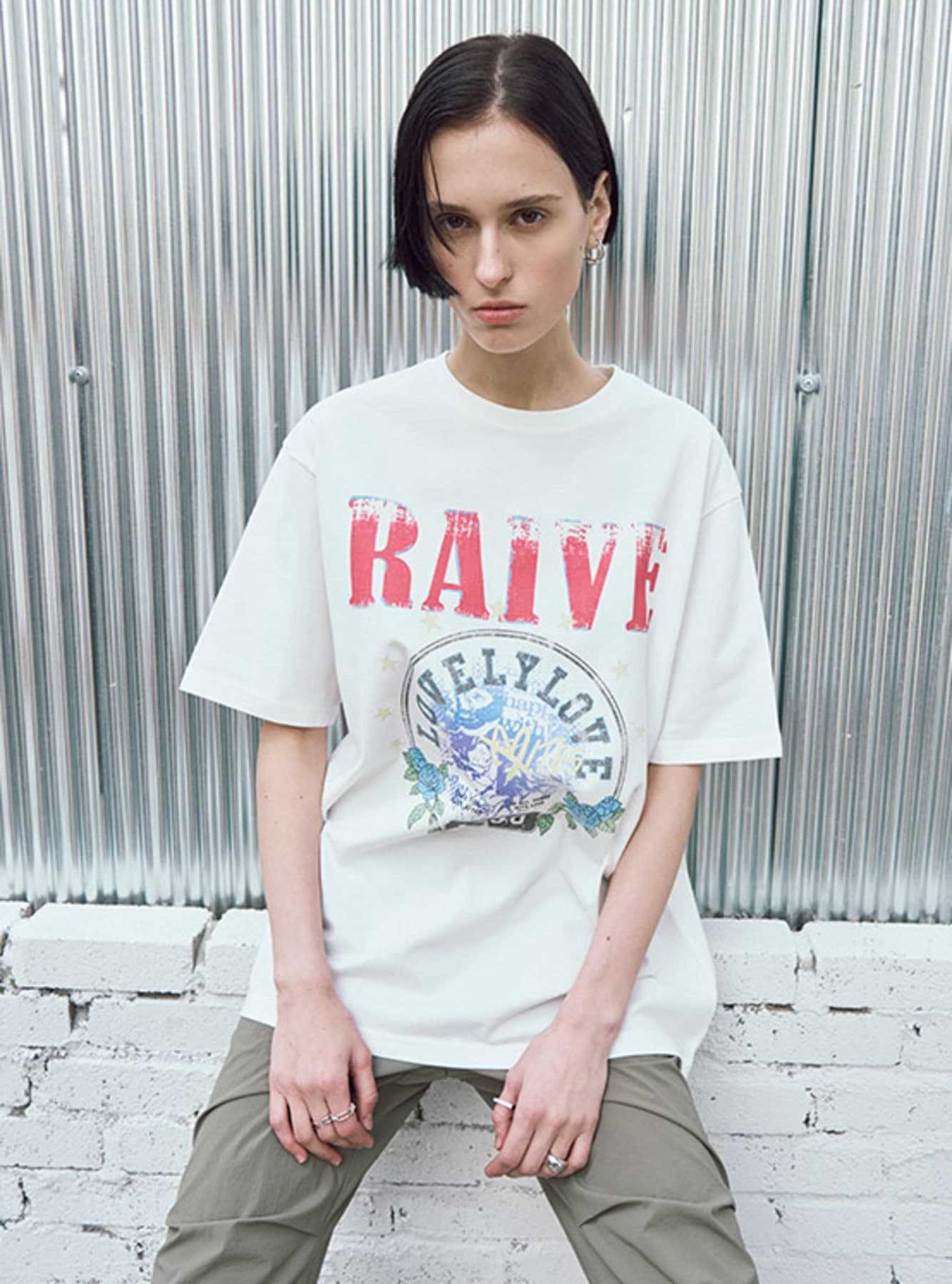 Love Bites Graphic T-Shirt — vue 2
