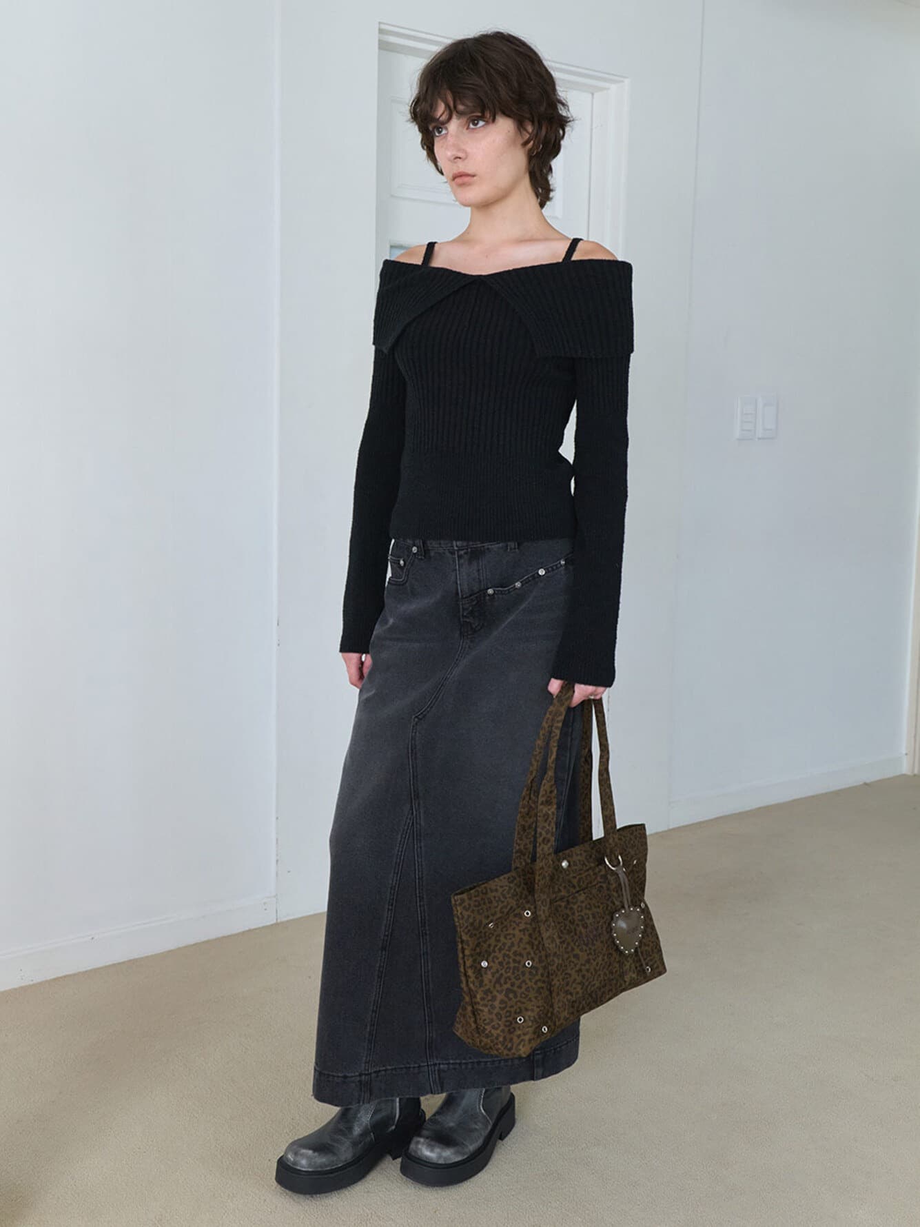 Rivet detail Long Denim Skirt in Black — vue 2