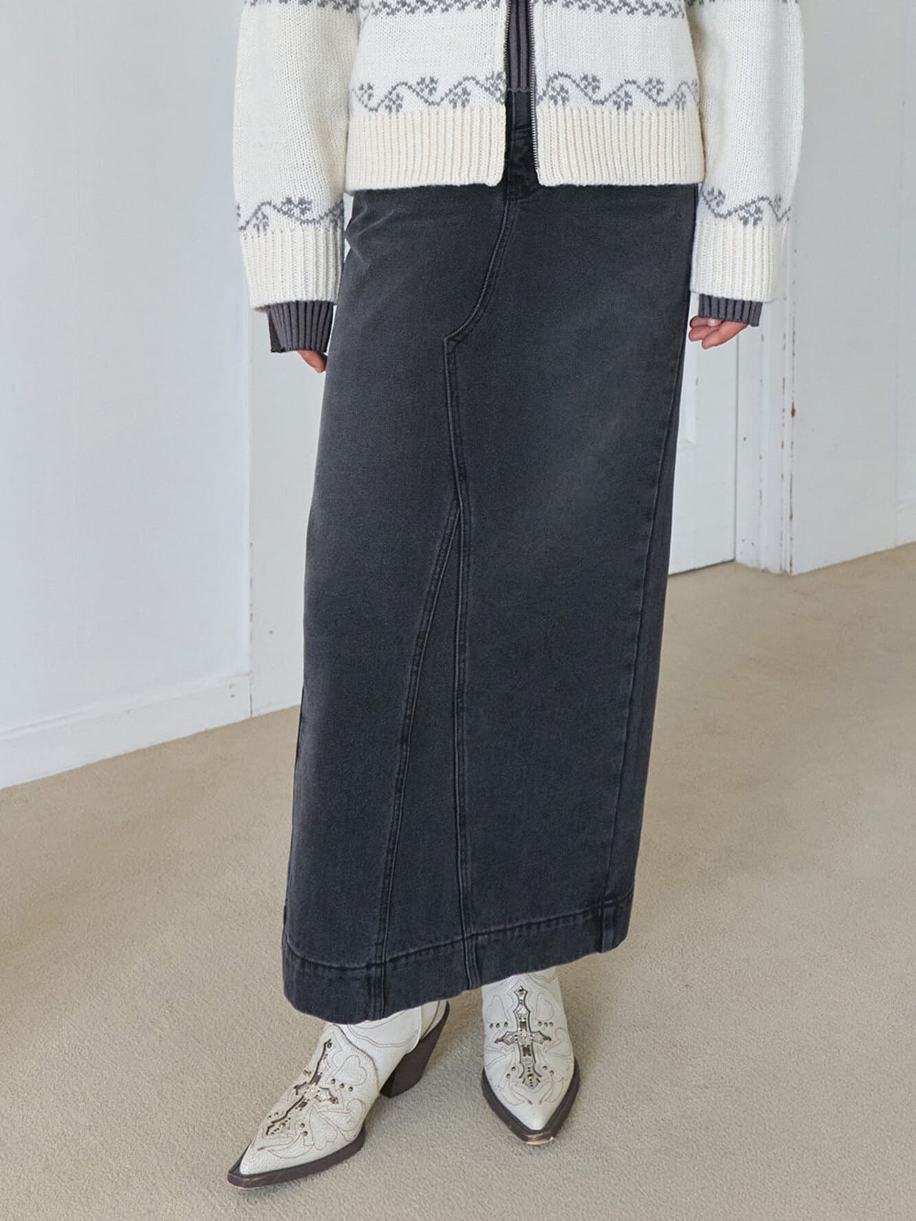 Rivet detail Long Denim Skirt in Black — vue 3