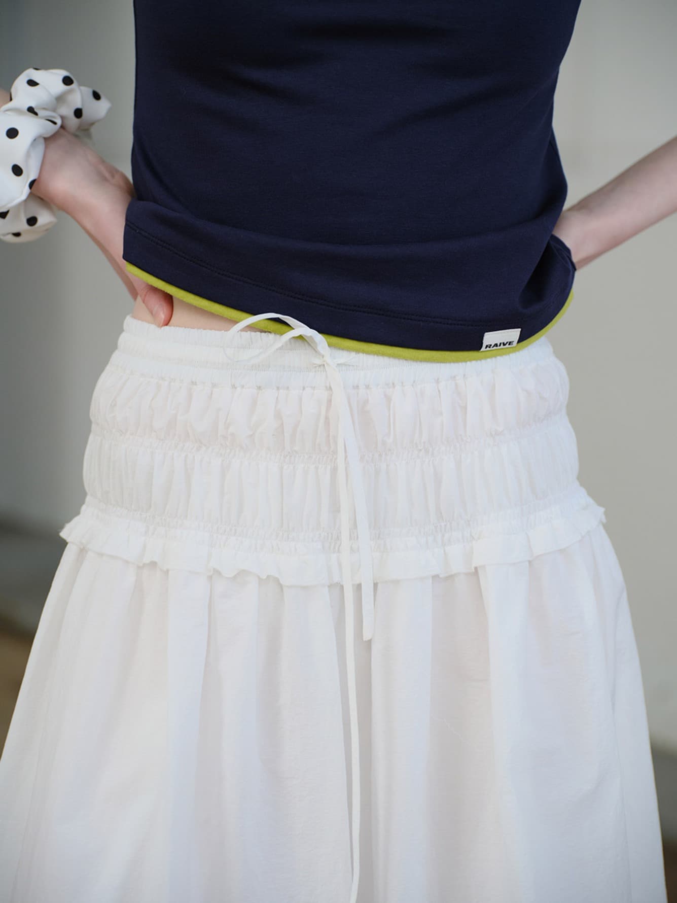 Waist String Banding Skirt in White — vue 2