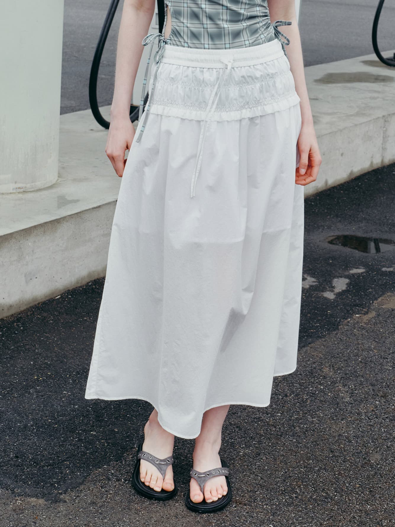 Waist String Banding Skirt in White — vue 1