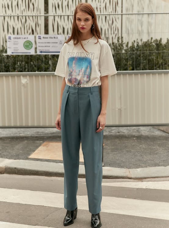 Side Tuck Tapered Slacks in Blue — vue 1
