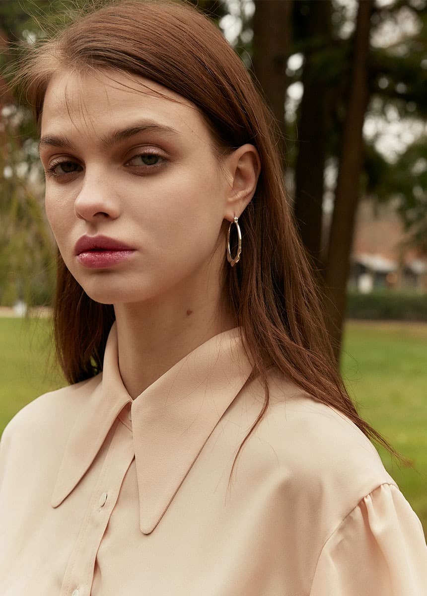 Big Collar Shirt in Beige — vue 4