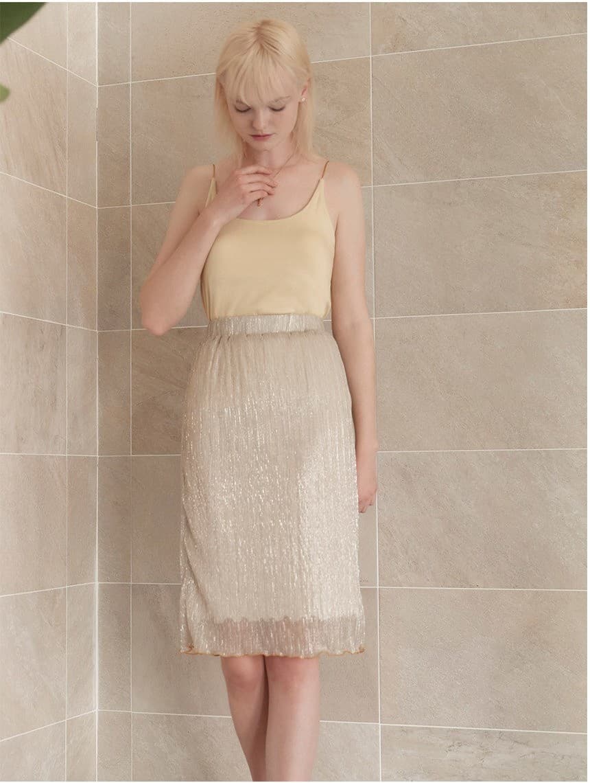 Color Strap Sleeveless Top in Yellow — vue 3