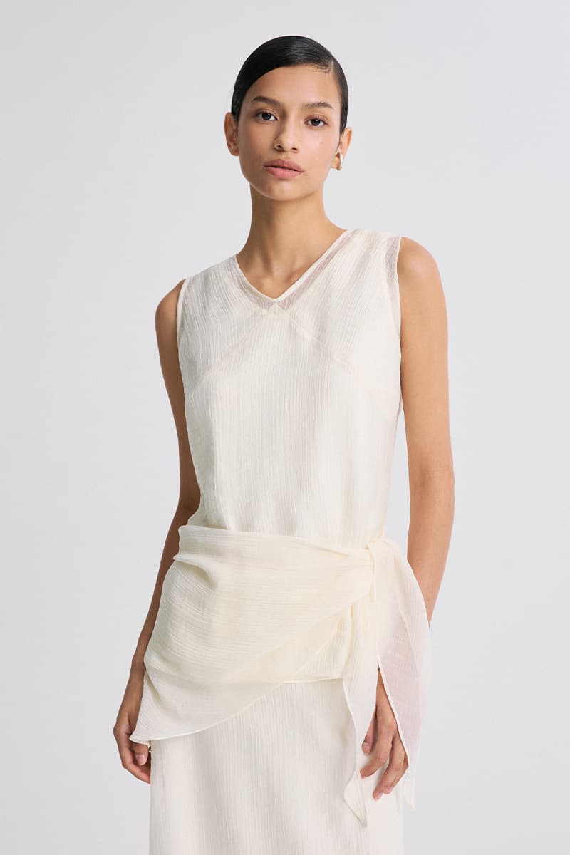 Layered Detail Sheer Sleeveless Top Pearl — vue 3