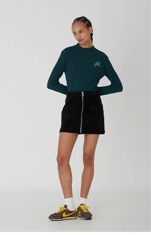 Nina Skirt (Black) — vue 3