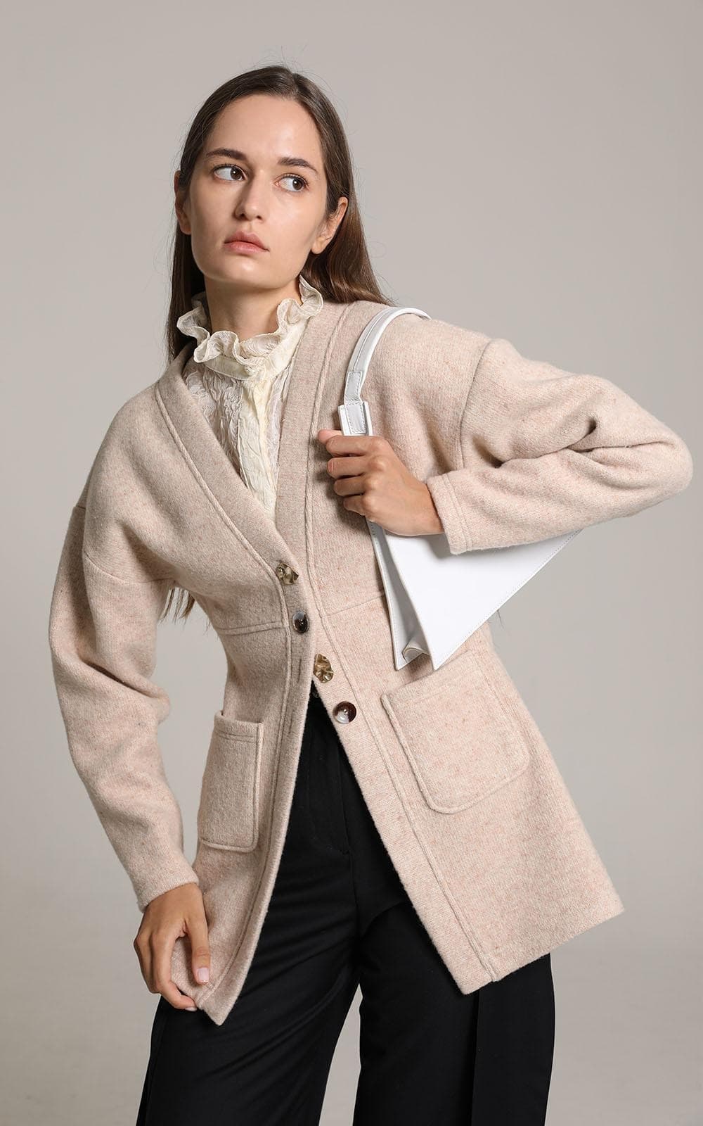 Niloh Cardigan (Pink Beige) — vue 3