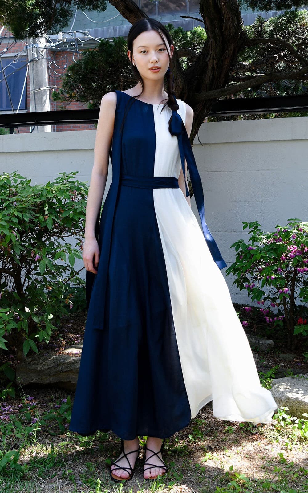 Marah Dress (Navy) — vue 3