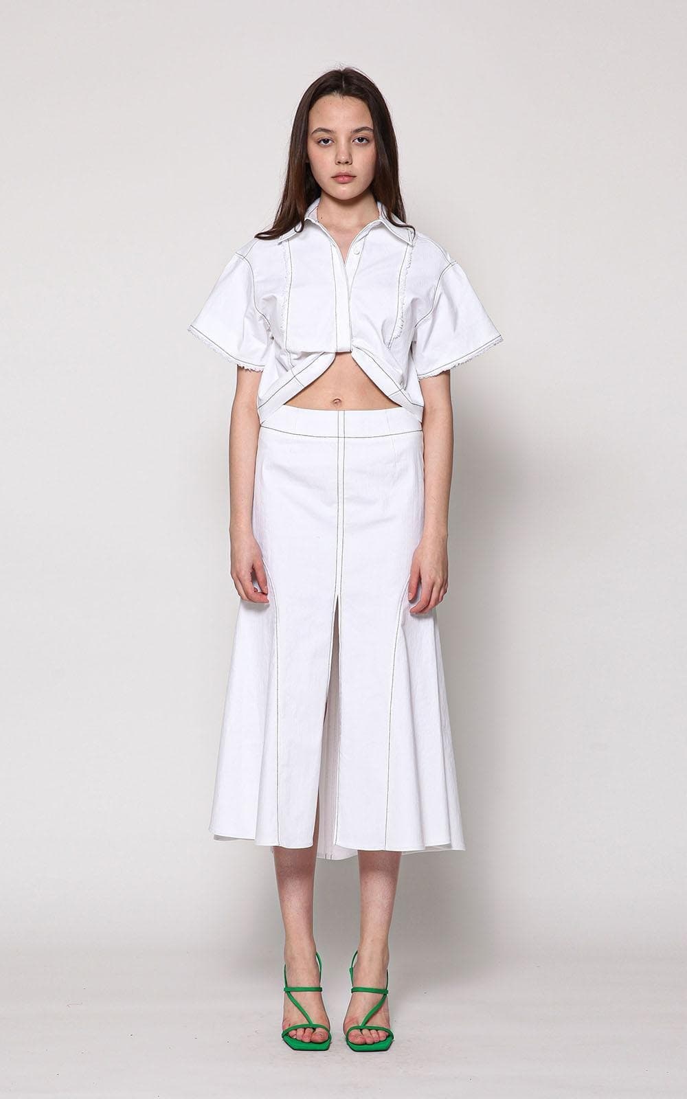 April Skirt (White) — vue 3