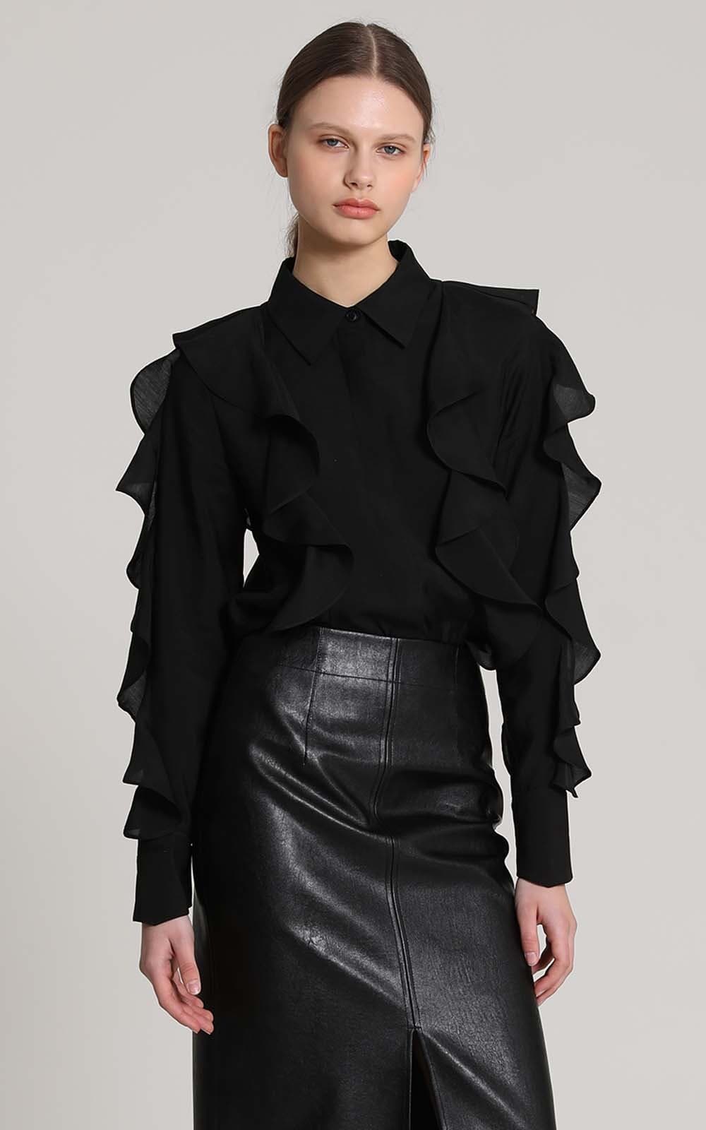 Selene Blouse (Black) — vue 3