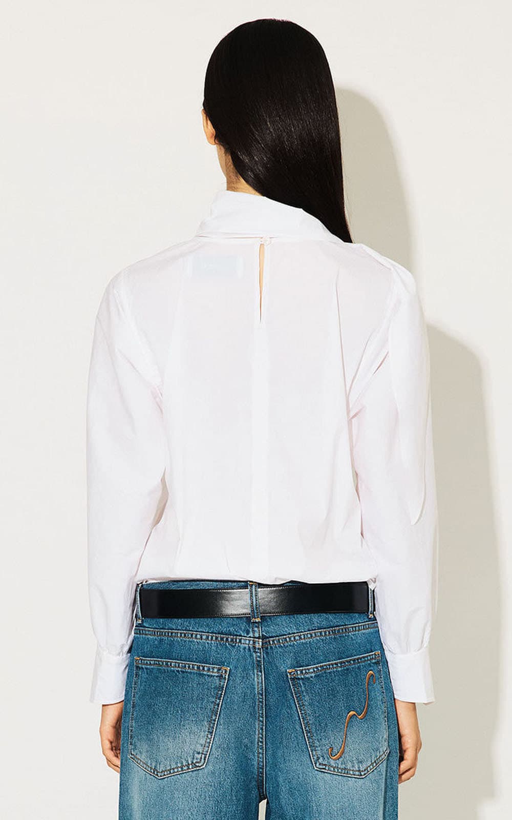 Harriet Shirt (White) — vue 3