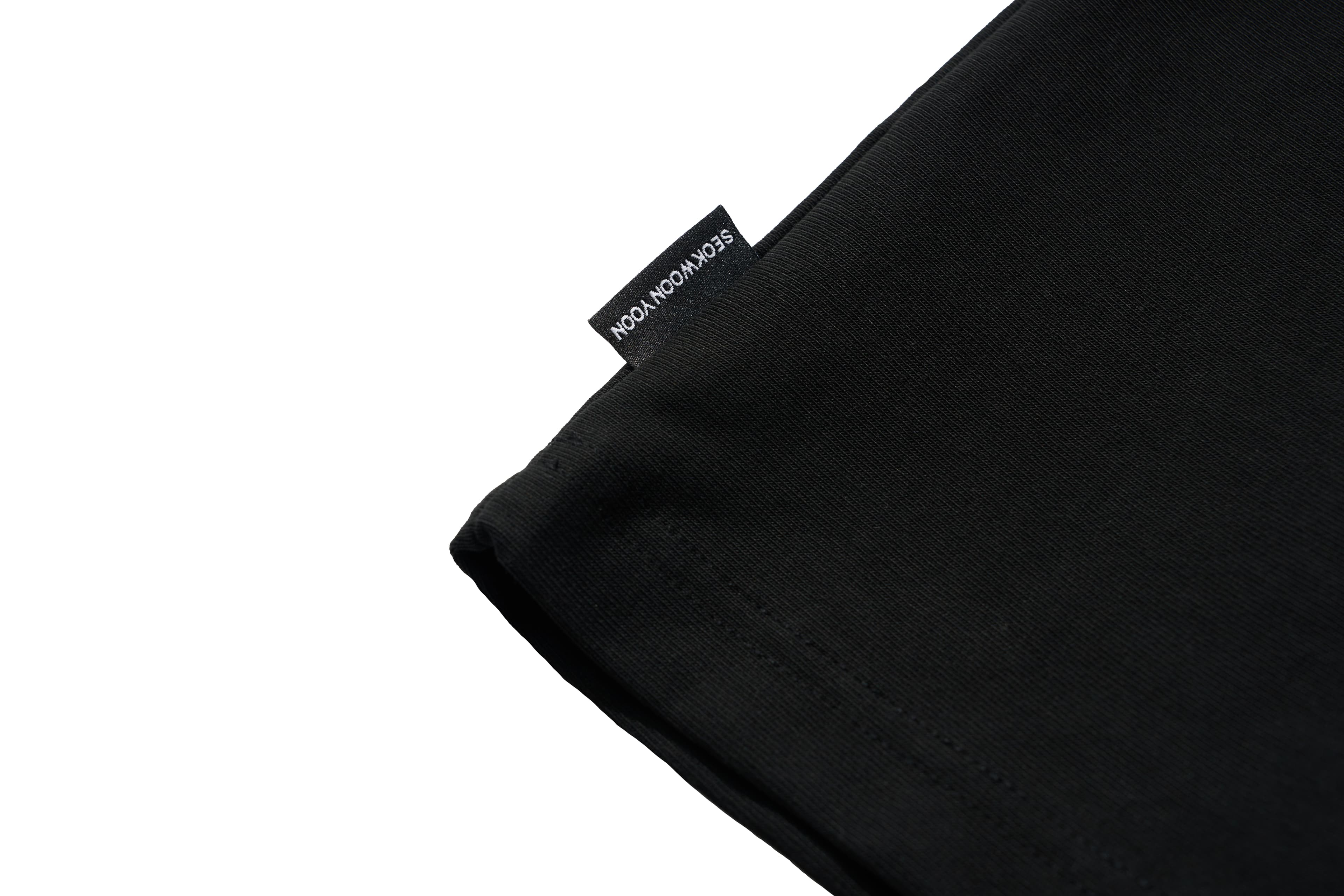 Flower Embroidered T-shirt (Black) — vue 7