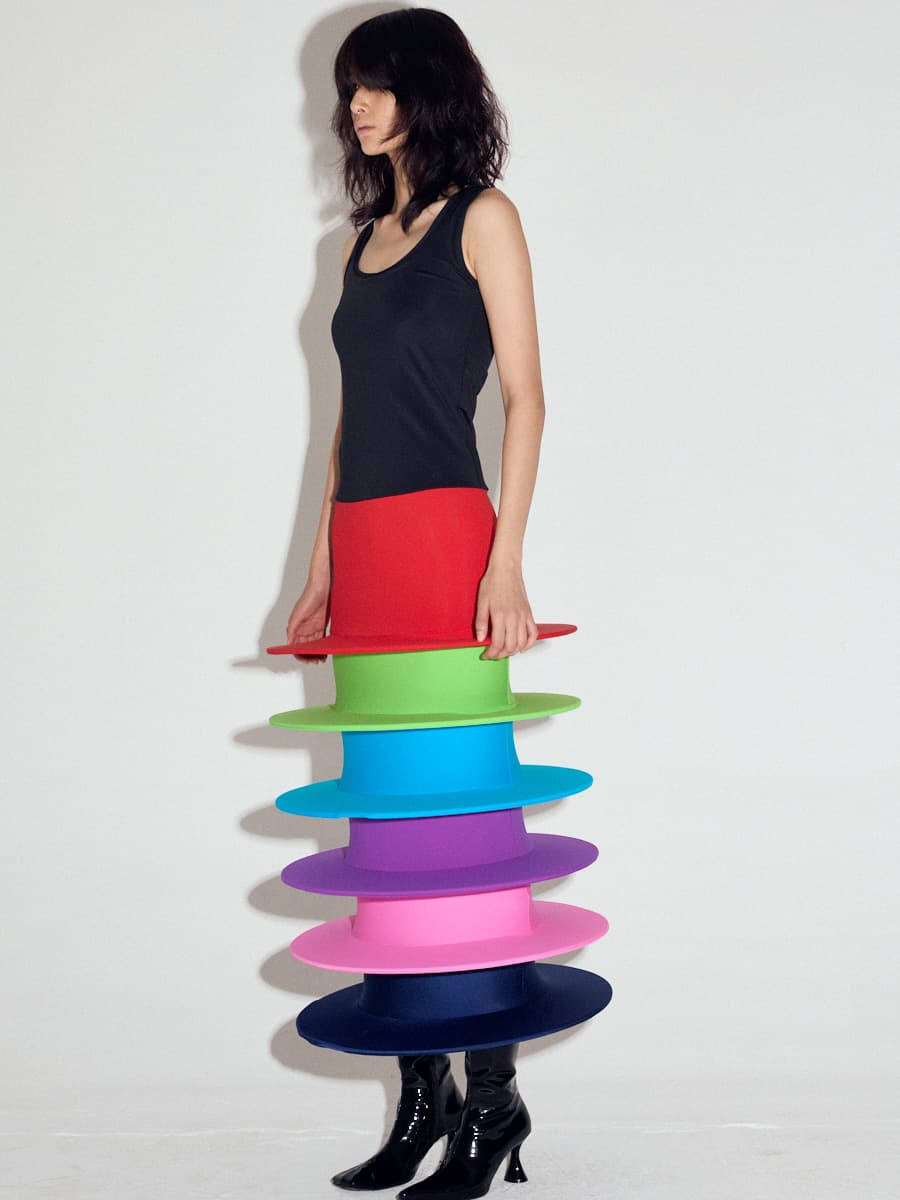 Discs Dress in Rainbow — vue 3