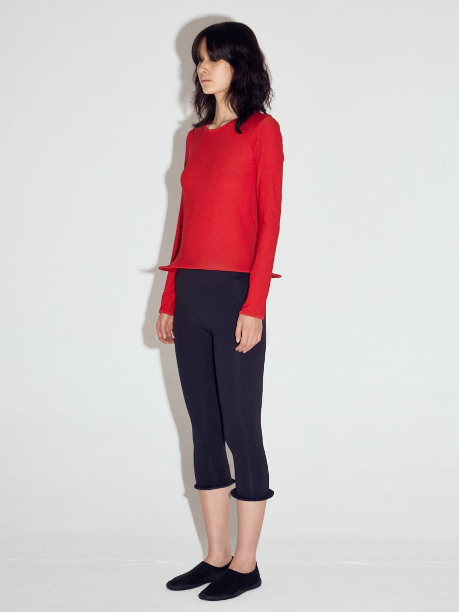 Wired Hem Basic Top in Red — vue 3