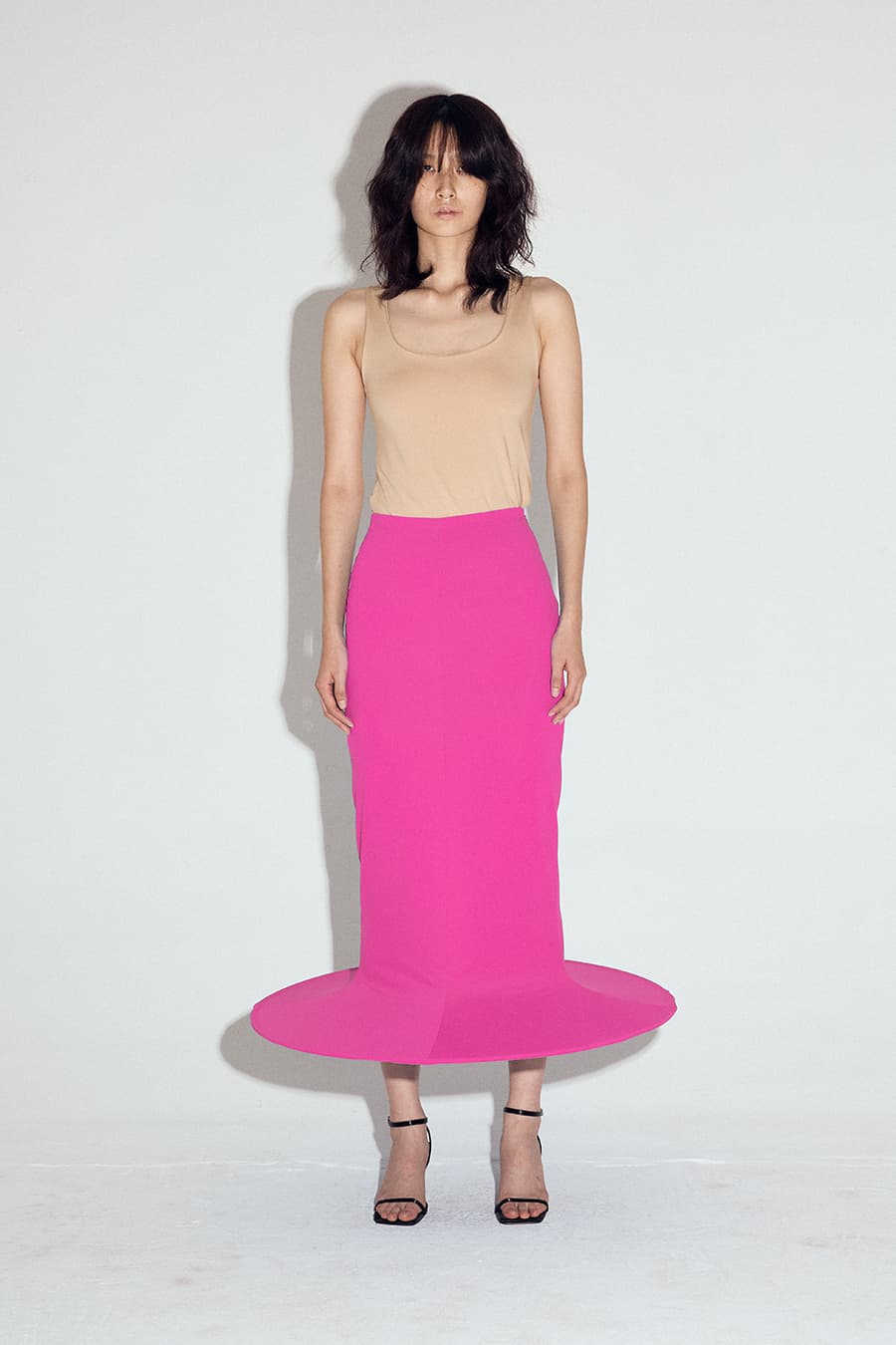 Pop-up Cylinder Skirt in Fuscia — vue 2