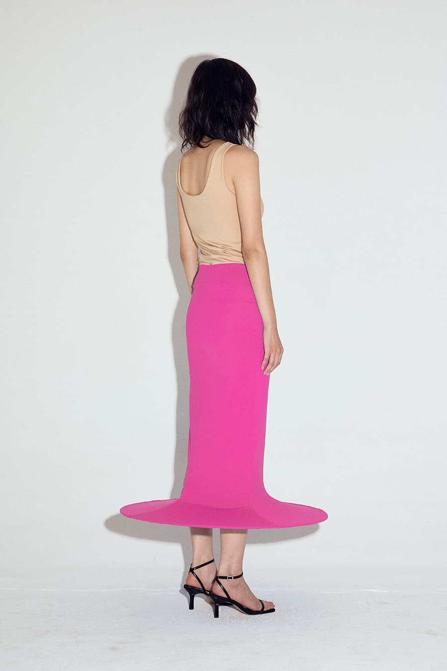 Pop-up Cylinder Skirt in Fuscia — vue 4