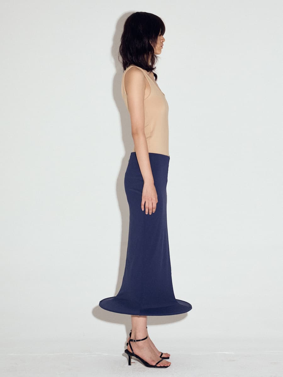 Wired Hem Classic Midi Skirt in Navy — vue 6