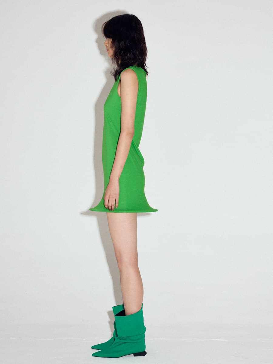 Wired Hem Midi Dress in Kelly Green — vue 3