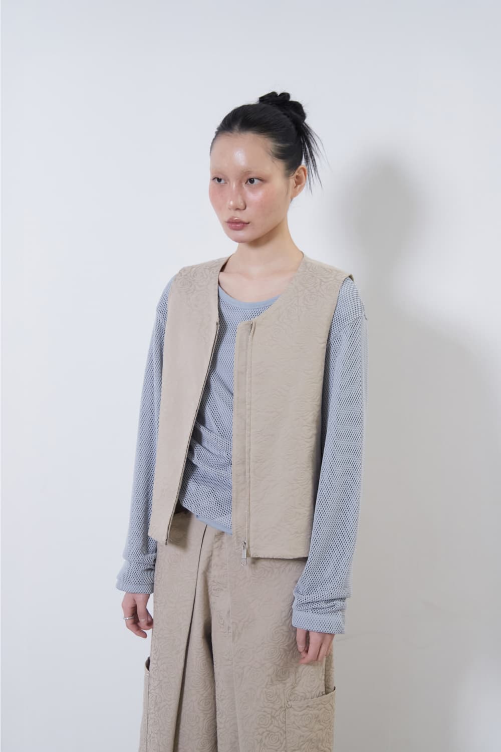 Flower Jacquard Belted Vest (Beige, Women) — vue 11