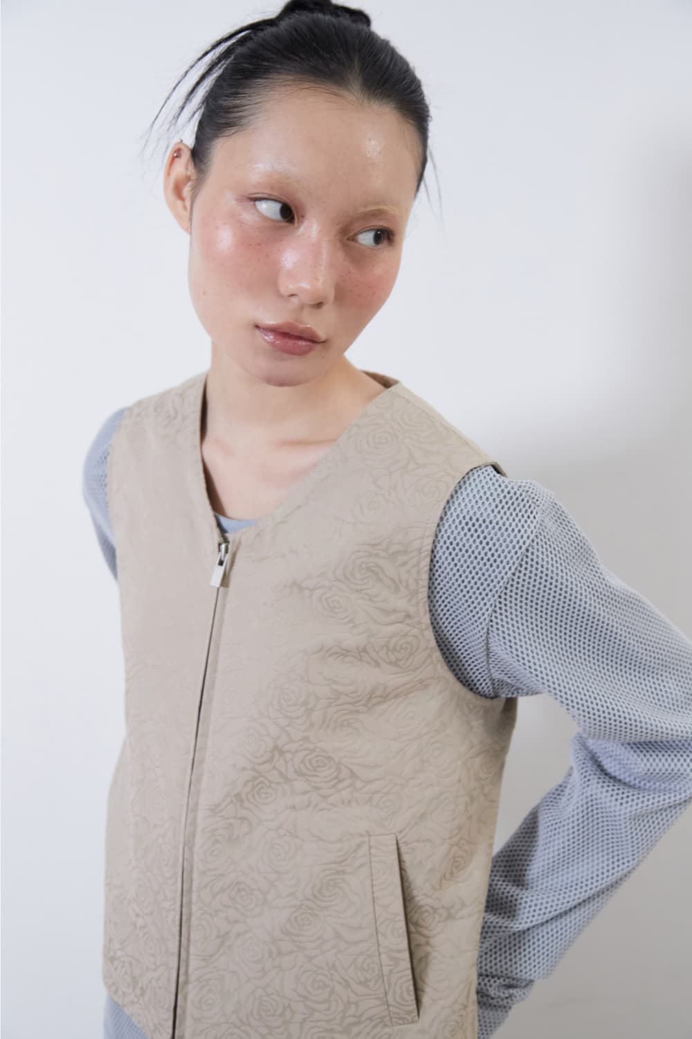 Flower Jacquard Belted Vest (Beige, Women) — vue 13