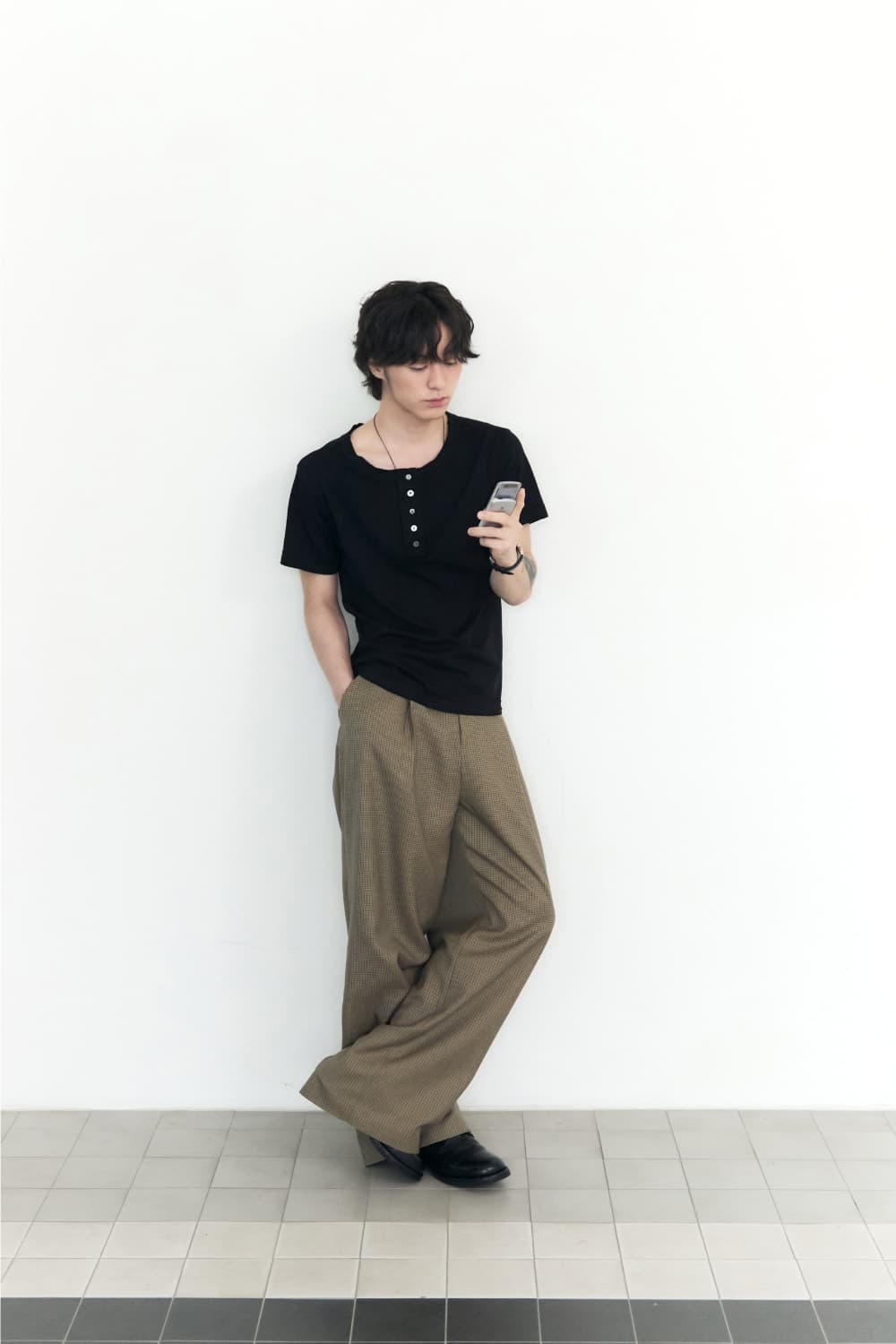 5 Button Henry Neck (Black) — vue 13
