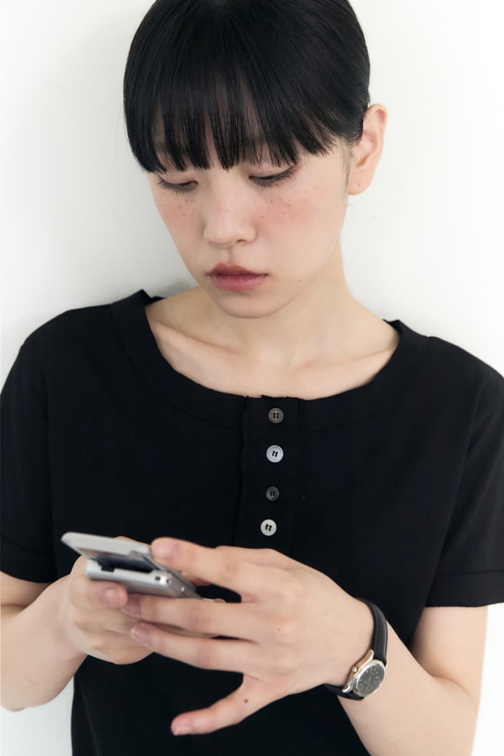 5 Button Henry Neck (Black) — vue 6