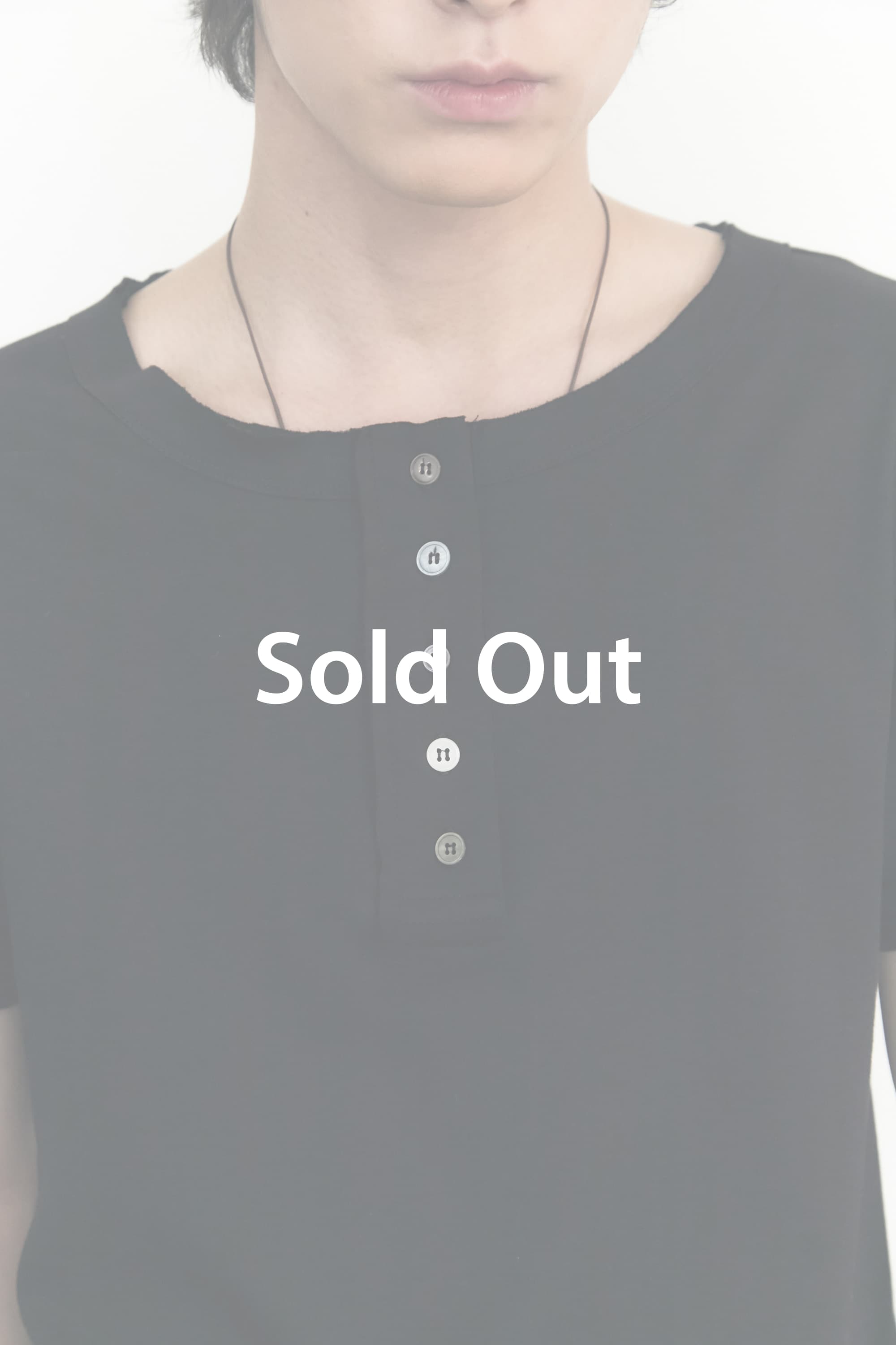 5 Button Henry Neck (Black) — vue 1
