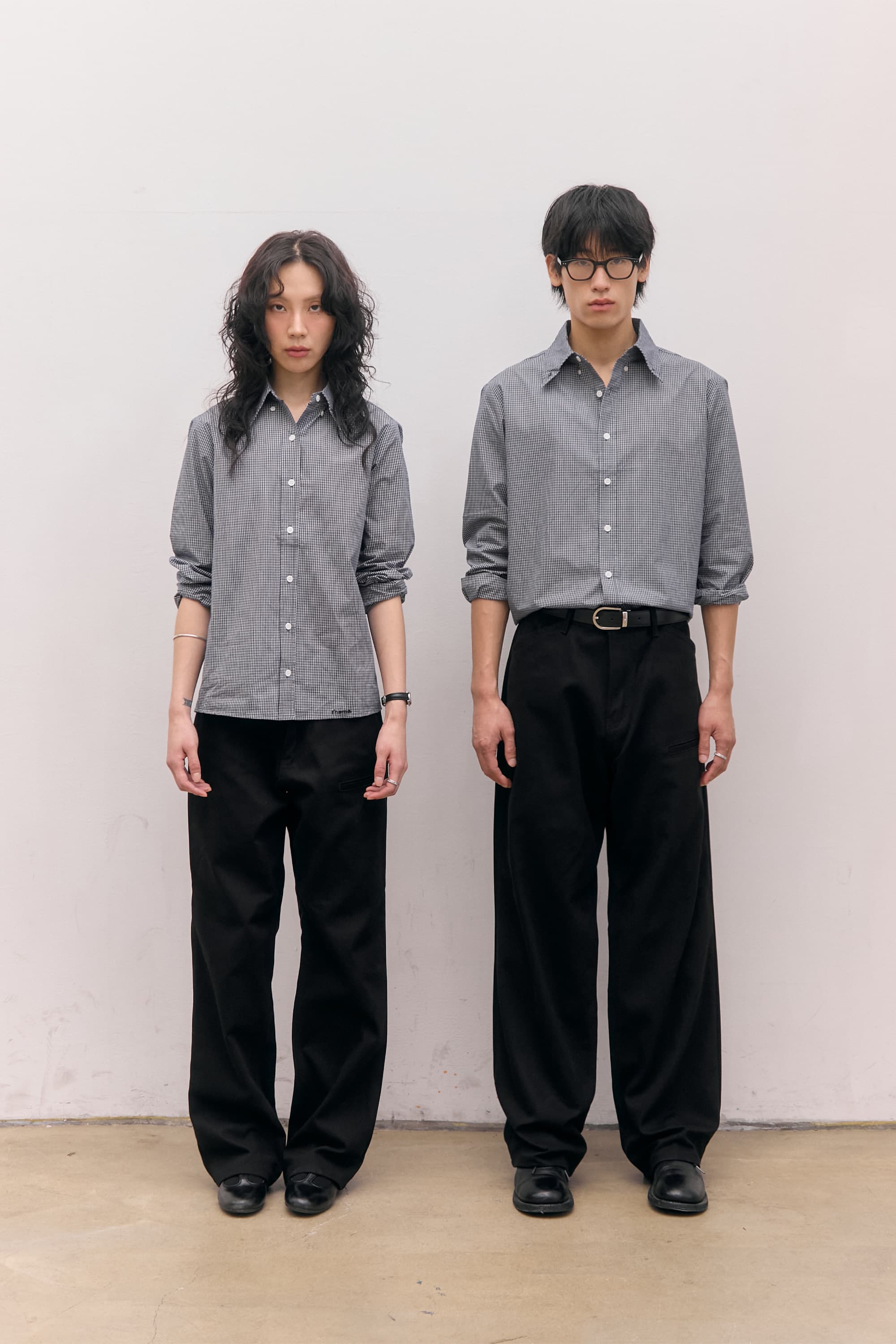 Roll-Up Check Shirts (Black) — vue 3