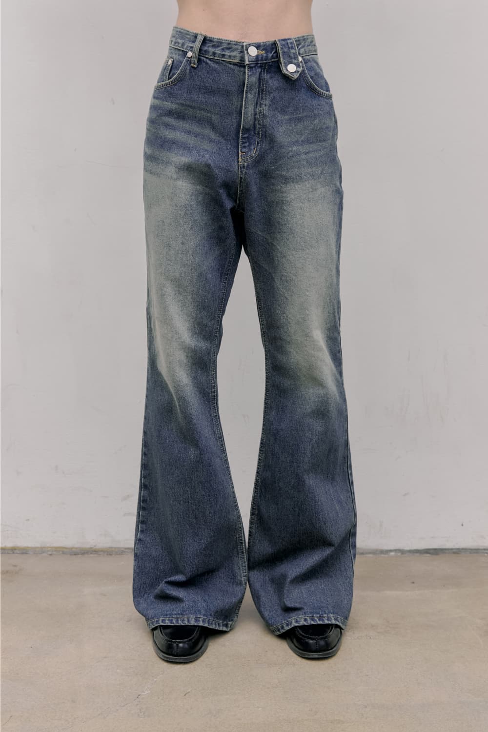 Bold Flare Jeans (Classic Blue) — vue 11