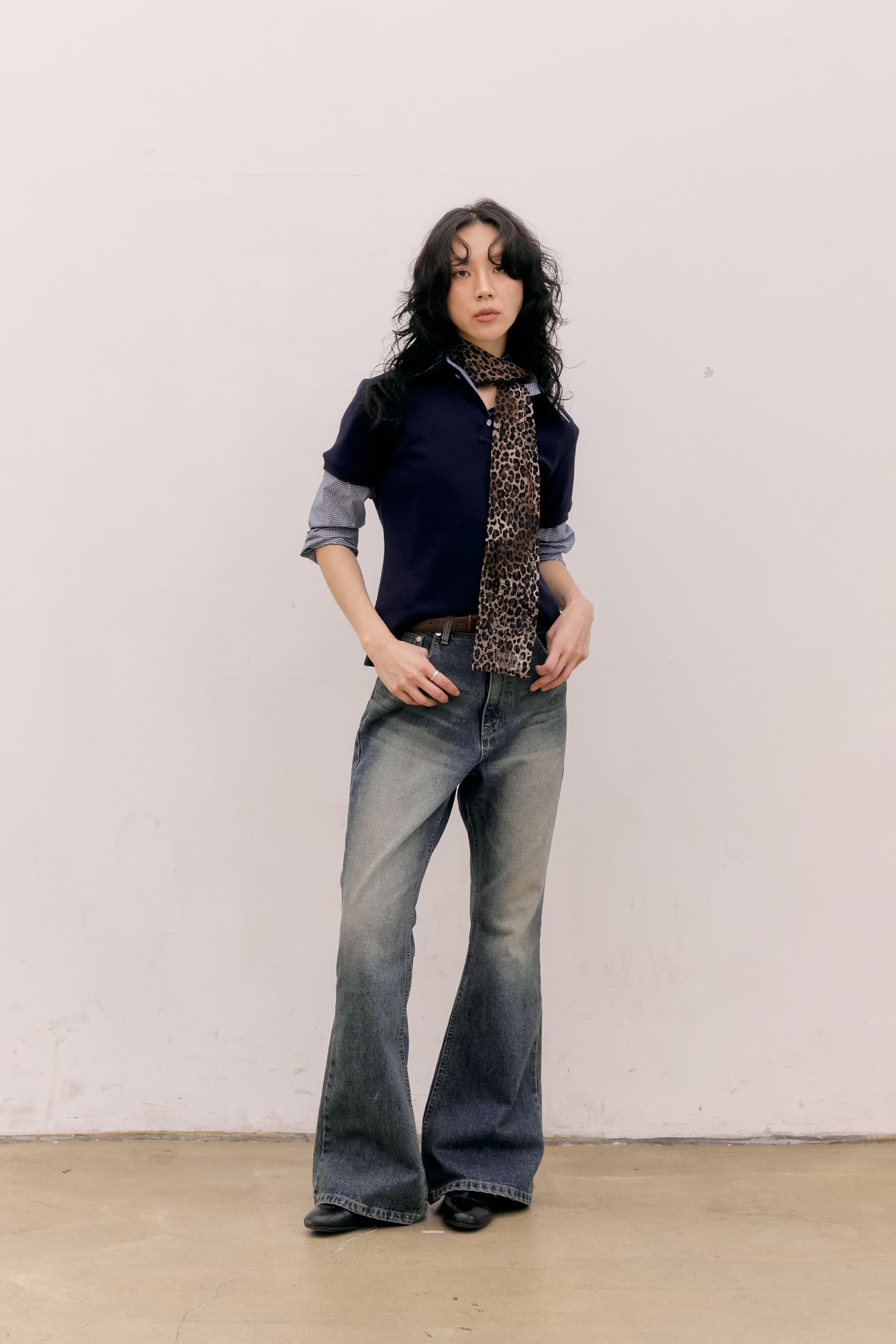 Bold Flare Jeans (Classic Blue) — vue 4