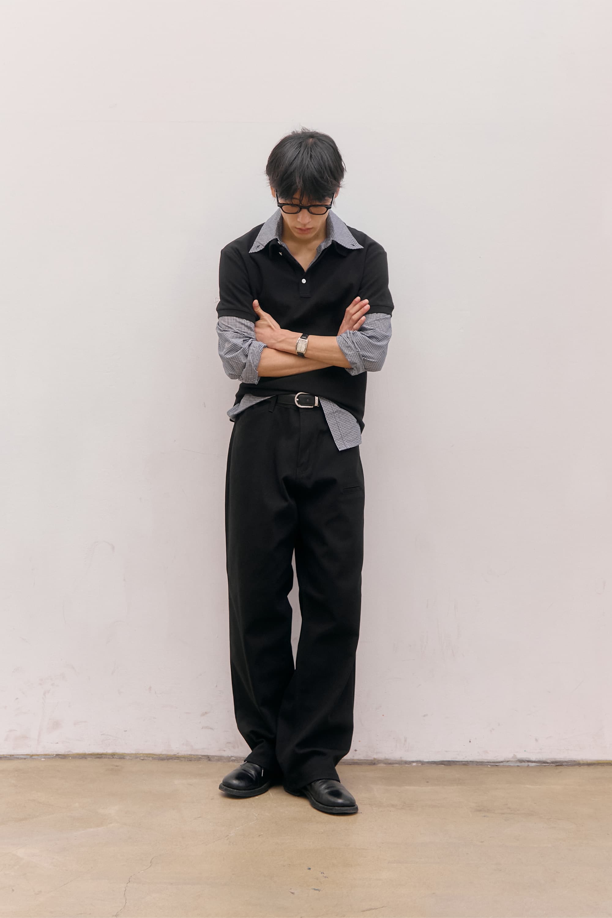 Classic Chino Pants (Black) — vue 3